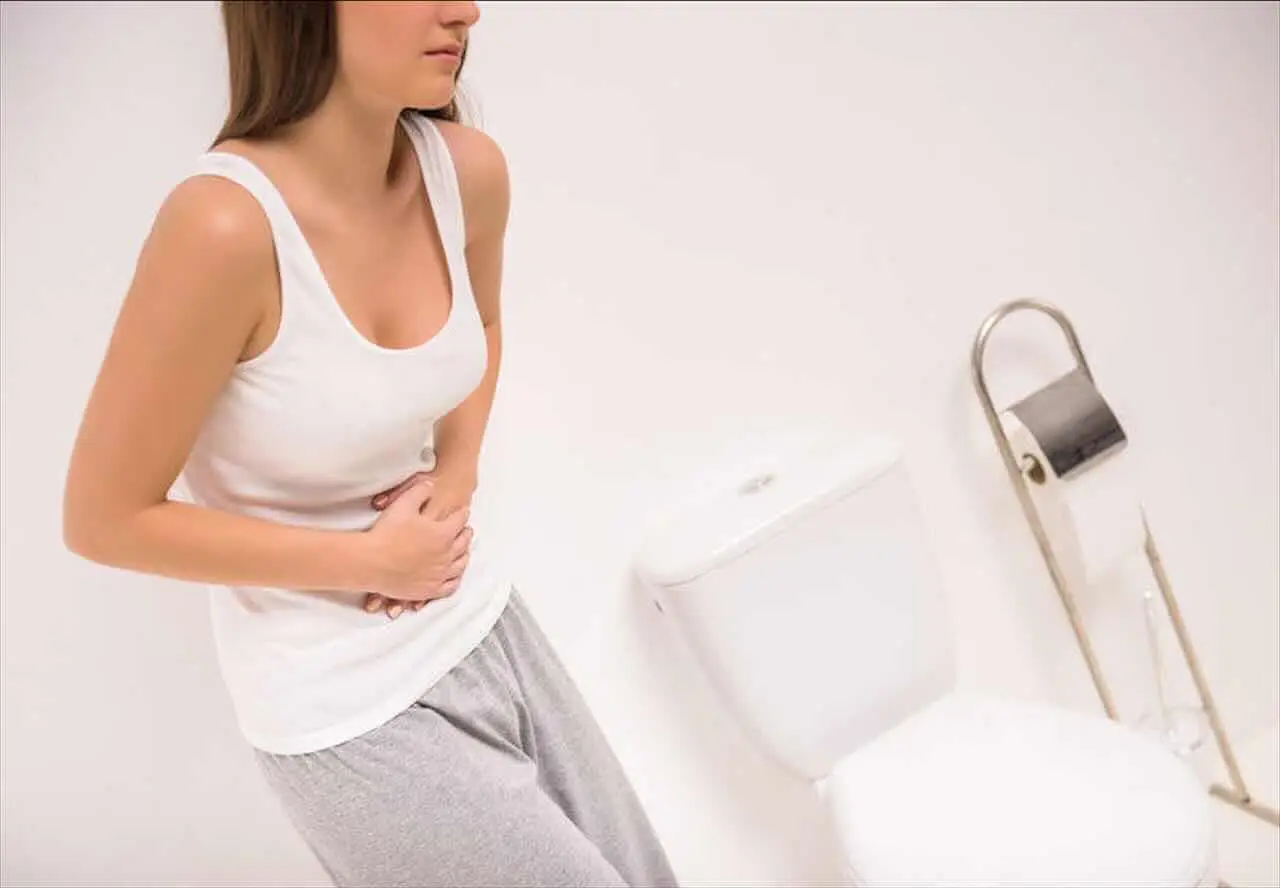 Feci a palline: il segnale da non sottovalutare su stitichezza e idratazione